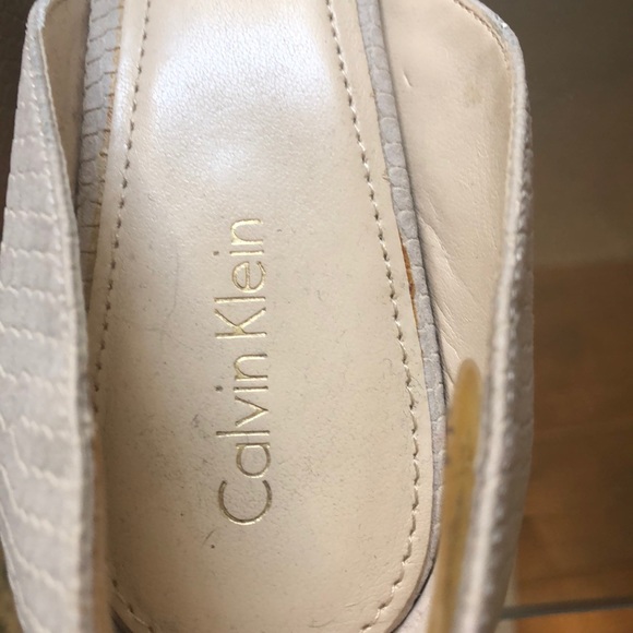 Ivory/Buff Calvin Klein D’Orsay Pumps, Heels - Picture 3 of 5
